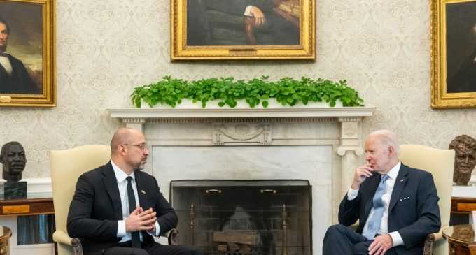 Шмигаль закликав Байдена зберегти лідерство США в допомозі України