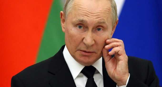 Путіна можуть вбити або відсторонити його ж оточення, – екс-керівник розвідки Британії