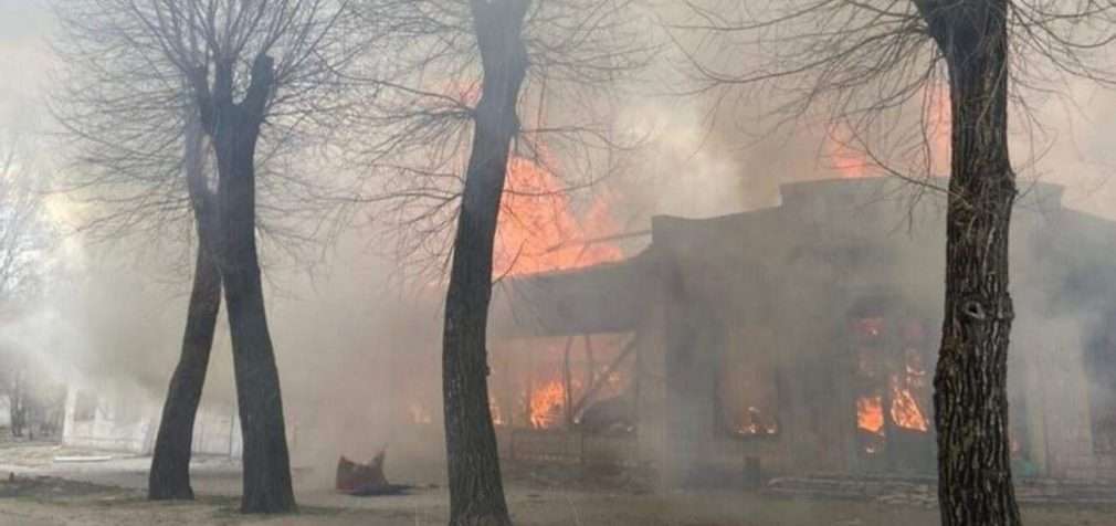 Російські війська обстріляли Сєверодонецьк: пожежа виникла у 10 багатоповерхівках