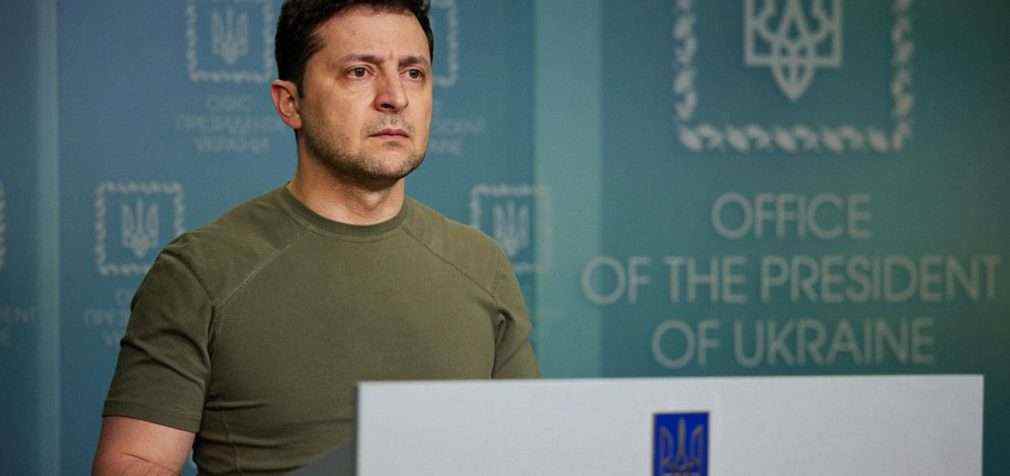 Вдарили “Точкою-У”: Зеленський відреагував на атаку Росією вокзалу в Краматорську