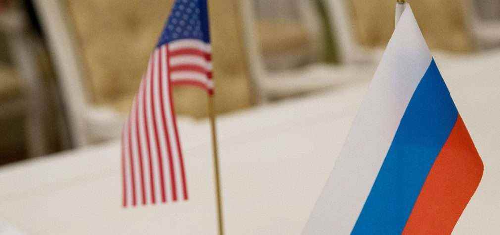США не дозволять РФ проводити виплати за боргом у доларах з американських рахунків, – Reuters