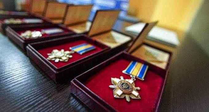 Президент нагородив посмертно кам’янчанина Олександра Рапіну орденом «За мужність» ІІІ ступеня