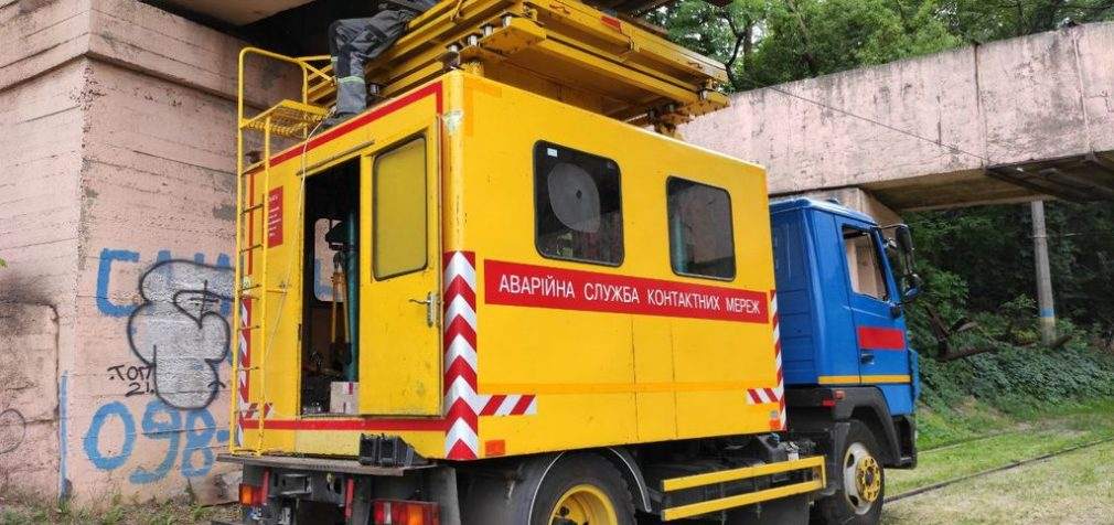 Комунальники Кам’янського провели ремонтні роботи залізничного моста