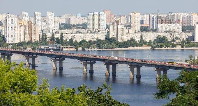 В Києві відзавтра відновлять рух мостами Метро та Патона
