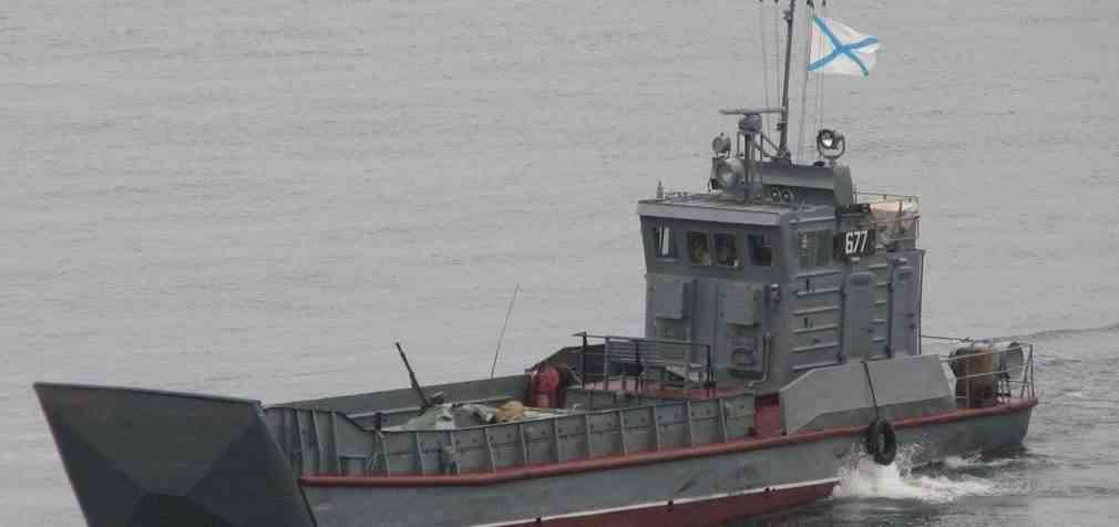Під Маріуполем підірвався російський катер: що відомо