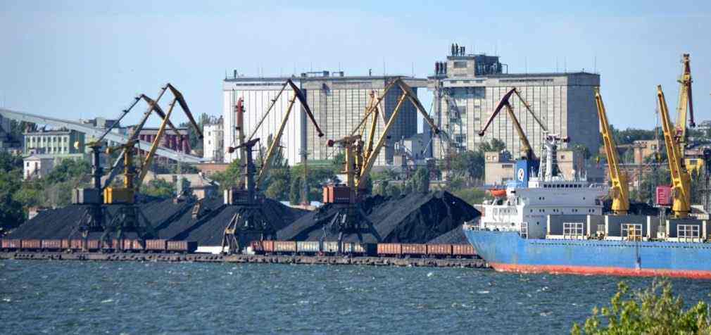 Ракетний удар по Миколаєву: загорілися ємності з олією, є загиблий і поранені