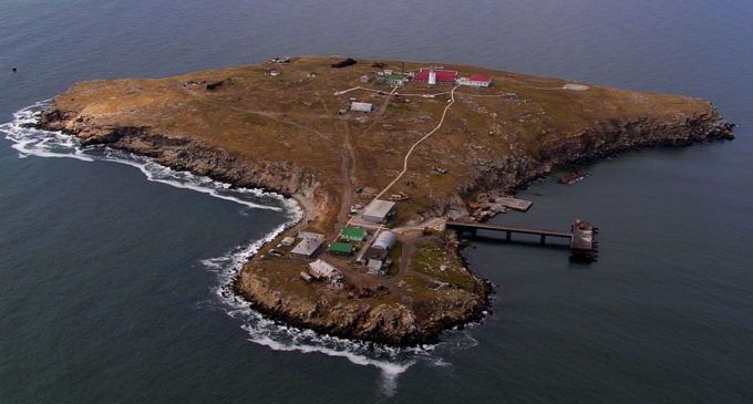 Росія підтвердила вивід своїх військ з острову Зміїний