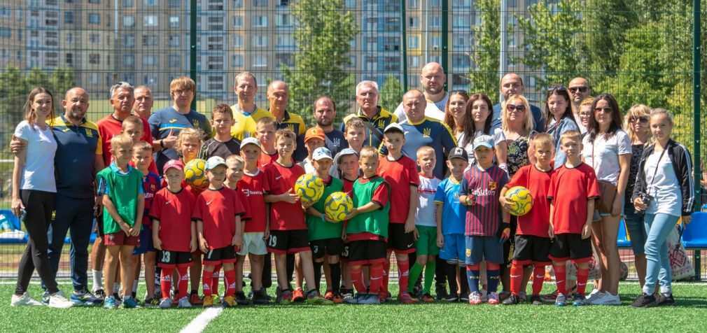 Українська Асоціація Футболу привезла гуманітарну допомогу у Кам’янське
