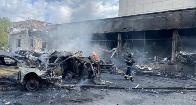 Ракетний удар по Вінниці: кількість жертв продовжує зростати, вже троє дітей