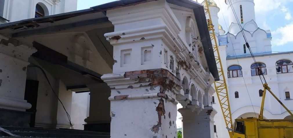 Україна евакуювала частину людей зі Святогірської Лаври