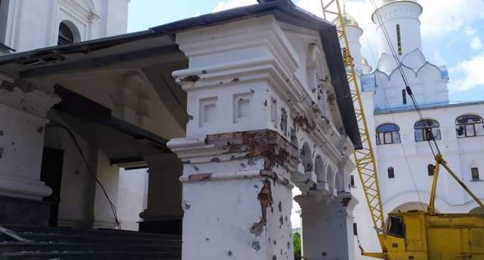 Україна евакуювала частину людей зі Святогірської Лаври