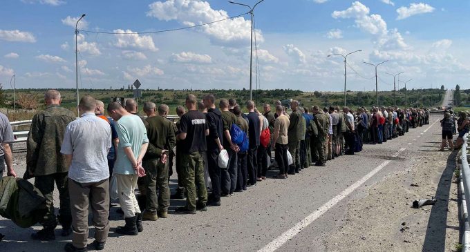 З полону бойовиків “ДНР” звільнили декілька десятків водіїв-волонтерів