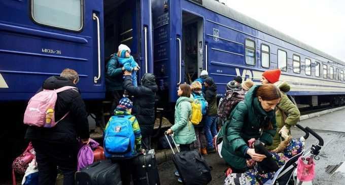 Українці в Польщі можуть отримати документ, що дозволяє подорожувати ЄС