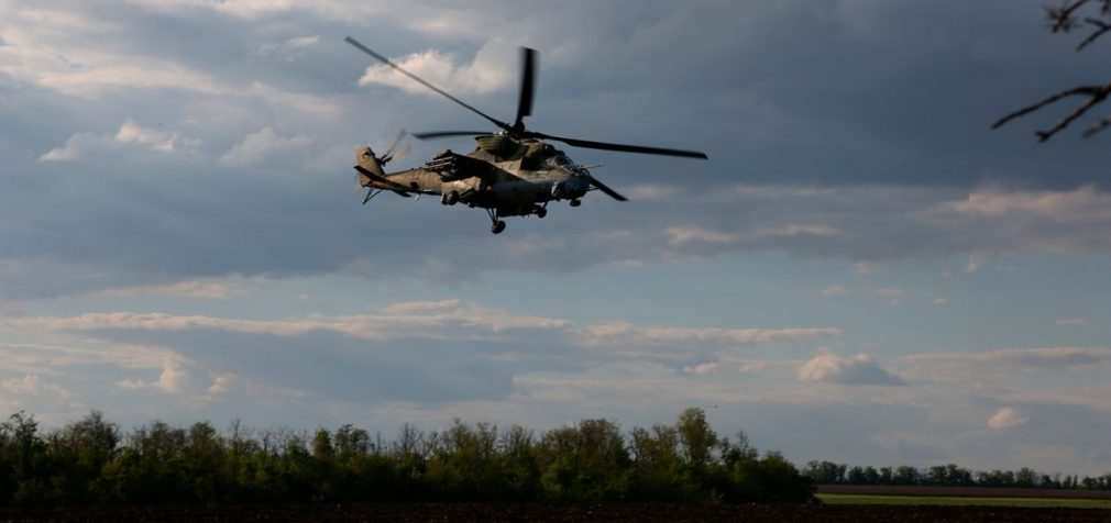 Авіація ЗСУ знищила склад боєприпасів, гаубицю і бронетехніку окупантів, – ОК “Південь”