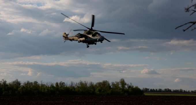 Авіація ЗСУ знищила склад боєприпасів, гаубицю і бронетехніку окупантів, – ОК “Південь”