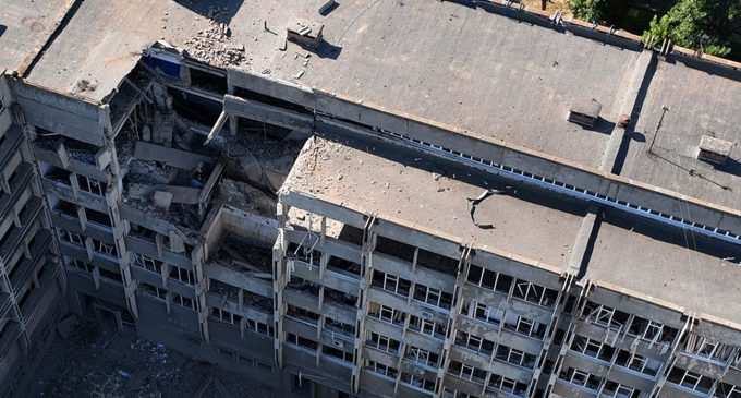 Рятувальники показали наслідки ударів по університетах Миколаєва (фото)
