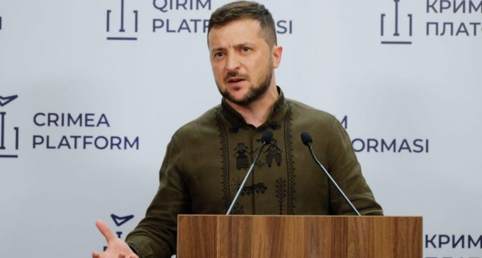 Зеленський: ми самі вирішимо, яким шляхом будемо повертати Крим