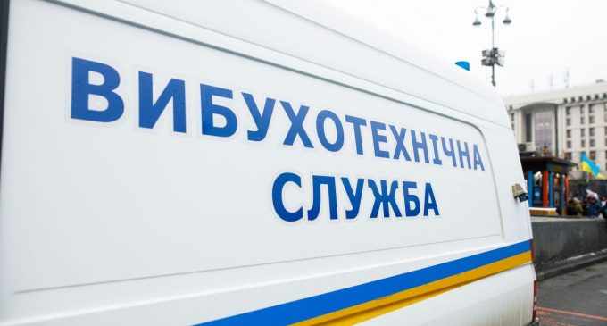 У Чернігові та Одесі шукають вибухівку у ТЦ