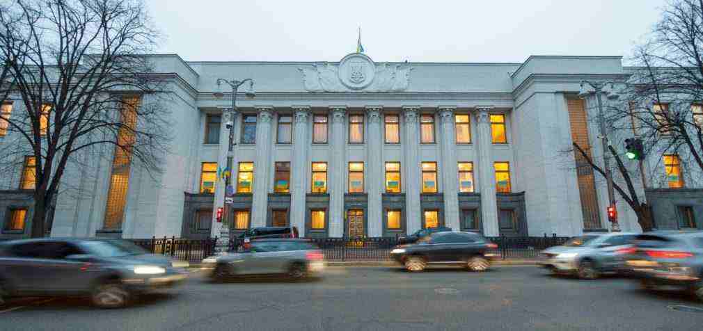 Співробітників урядового кварталу просять тиждень працювати з дому, – джерело