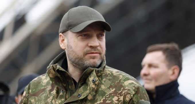 Через росіян і зрадників. Навіщо українцям масово видали зброю: відповідь Монастирського