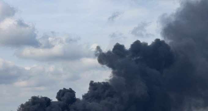 У Миколаєві звучать потужні вибухи, в місті оголошена повітряна тривога