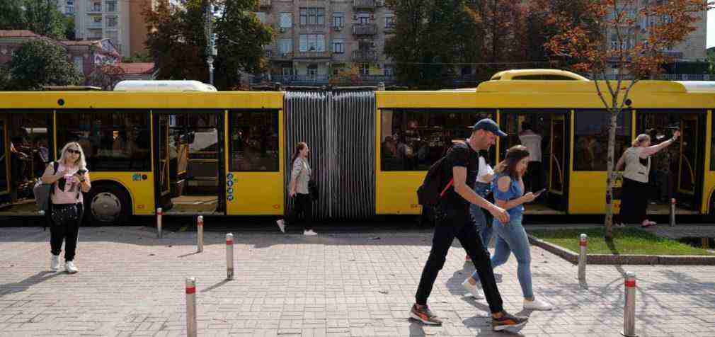 У Києві можуть скасувати зупинку транспорту під час тривоги: що відомо