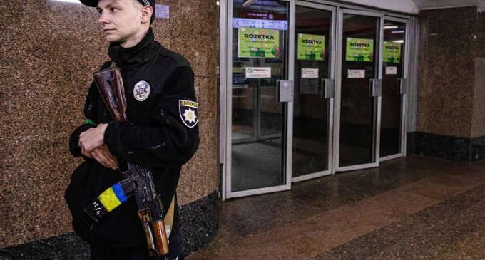 Затяжна комендантська година в Харкові: скорочено роботу метро (графік)