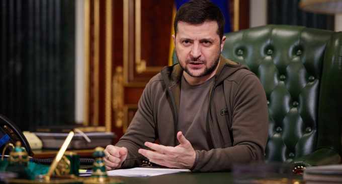 Герої за державу стоятимуть горою. Зеленський вручив премії “Національна легенда України”