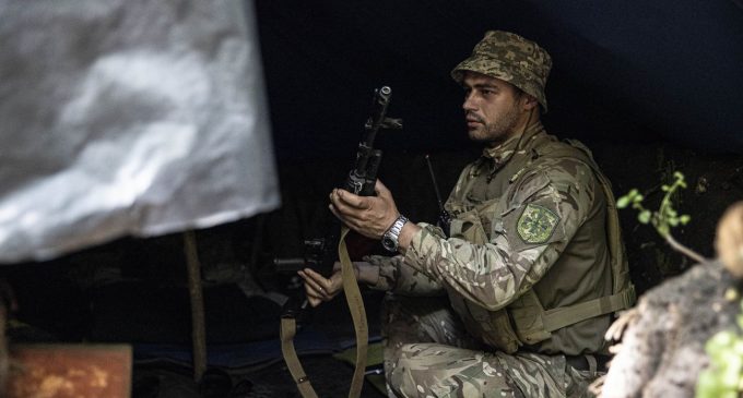 Армія РФ просунулася біля Пісків, але на інших напрямках ЗСУ відбили штурми, – Генштаб