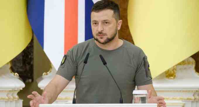 Спецслужби Росії створили сайт для “відмивання” грошей, щоб дискредитувати Зеленського