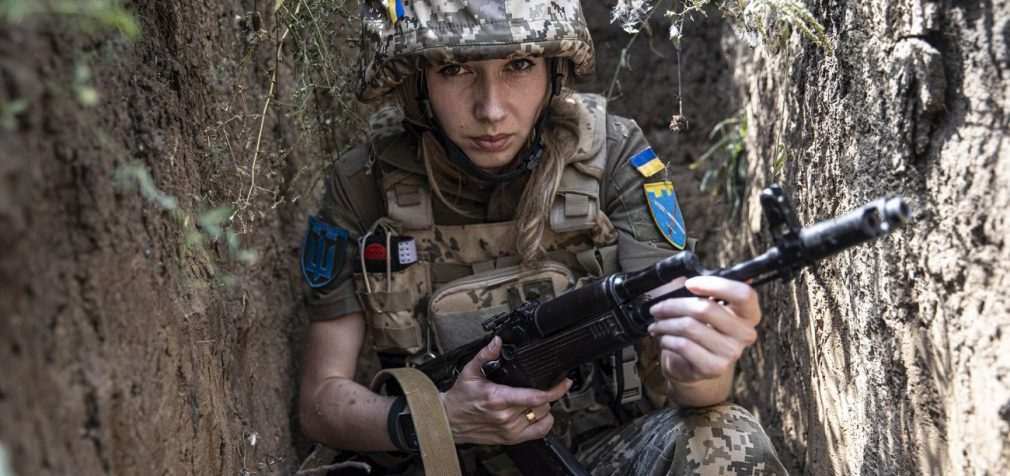 Військовий облік для жінок відтермінували на рік