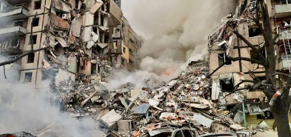 Удар по будинку в Дніпрі: є загиблі, кількість постраждалих зросла майже втричі
