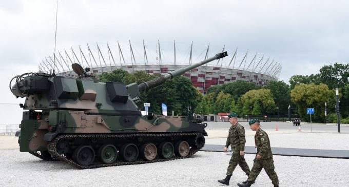 В Польщі розгорнули приховану майстерню для ремонту техніки та артилерії з України, – WSJ