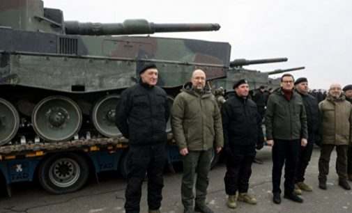 Шмигаль показав перші танки Leopard, які надіслала Україні Польща
