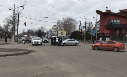 У Саксаганському районі Кривого Рогу зіштовхнулися легковик з мотоциклом