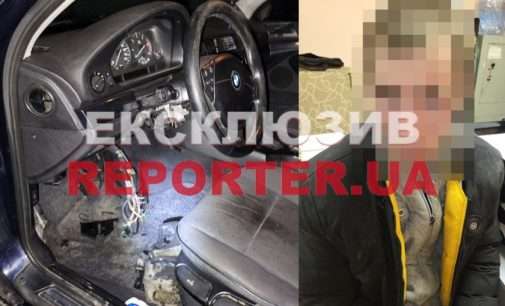 У Дніпрі п’яний чоловік намагався викрасти авто під час комендантської години