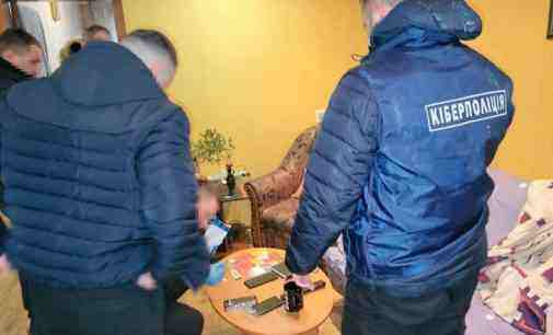 На Дніпропетровщині затримали трьох шахраїв, що продавали неіснуючі тютюнові вироби