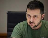 Зеленський відповів Берлусконі: Добре, що в його двір не заїхав танк Путіна