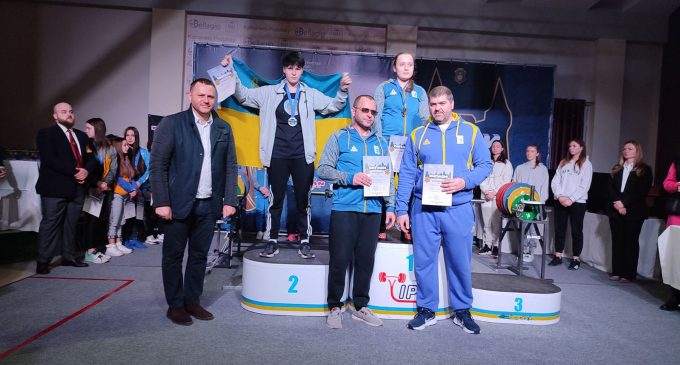 Спортсмени-пауерліфтери з Кам’янського здобули медалі на Чемпіонаті України