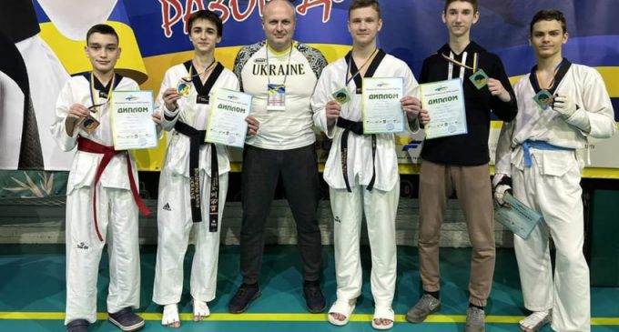 Кам’янські тхеквондисти завоювали 25 медалей на Кубку України