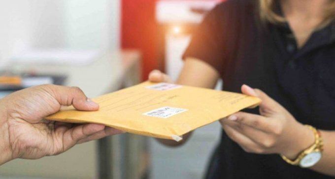 Офіційно: Мінреінтеграції пояснило, які документи можна відсилати за кордон поштою
