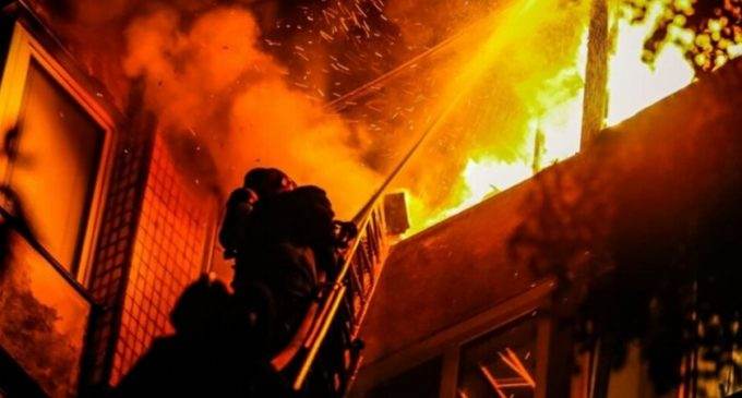 Внаслідок пожежі у Кривому Розі постраждало дві жінки