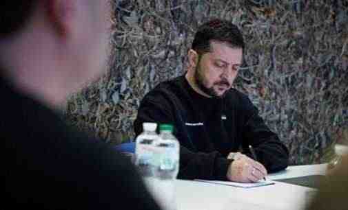 Зеленський провів нараду щодо ситуації у Харківській області