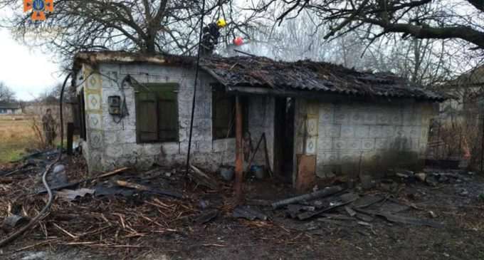 На пожежі в Новомосковському районі загинула 85-річна жінка