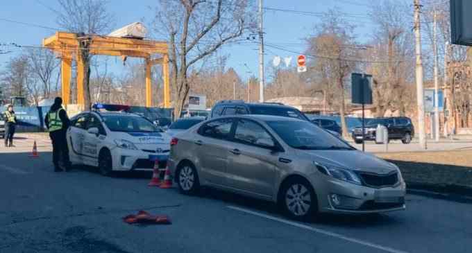 У центрі Дніпра водій «Kia» збив жінку: деталі