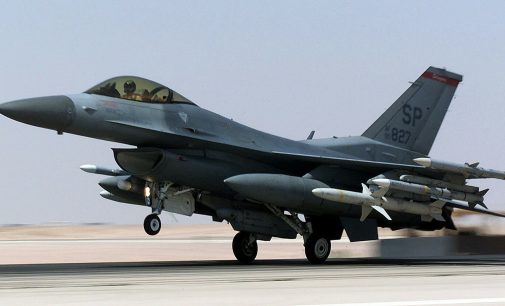 Сенатори США тиснуть на Пентагон щодо відправки F-16 в Україну