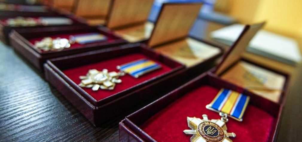 Двох захисників із Кам’янського нагороджено посмертно