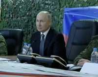Розвідка Британії: Поїздка Путіна показала зміну організації військ РФ в Україні
