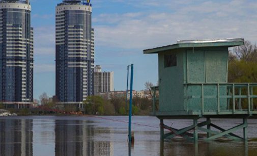 Ситуація з паводком у Києві: рівень води майже не змінився, але є підтоплення