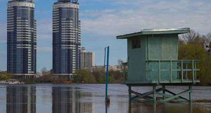 Ситуація з паводком у Києві: рівень води майже не змінився, але є підтоплення